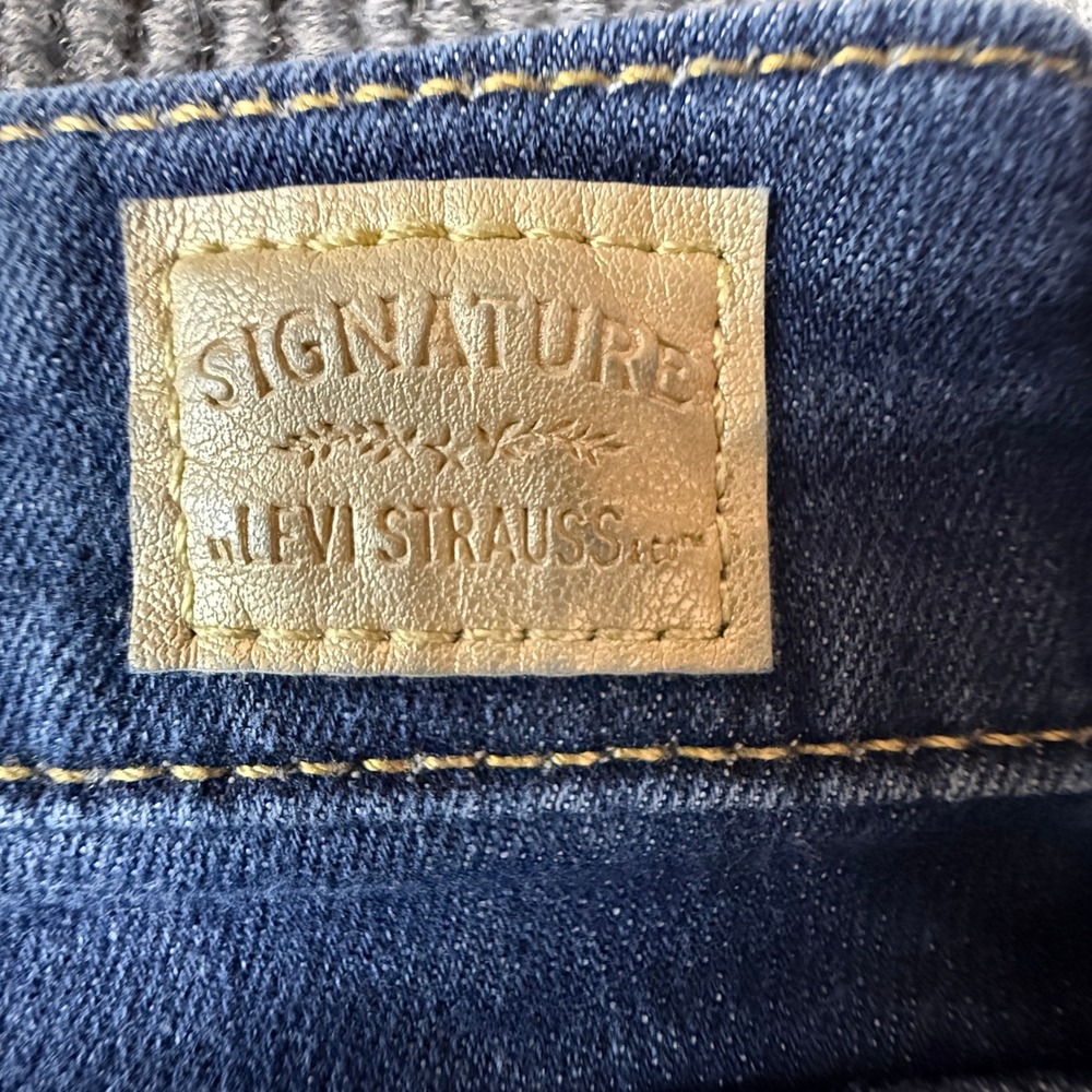 Signature Levi Strauss Modern Slim Cuffed Jeans Dark Wash Blue Women Waist 16/33 - Picture 11 of 13